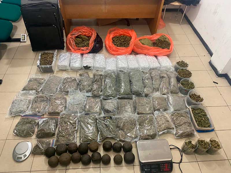 Agentes detienen a tres sujetos con 38 kilos de marihuana
