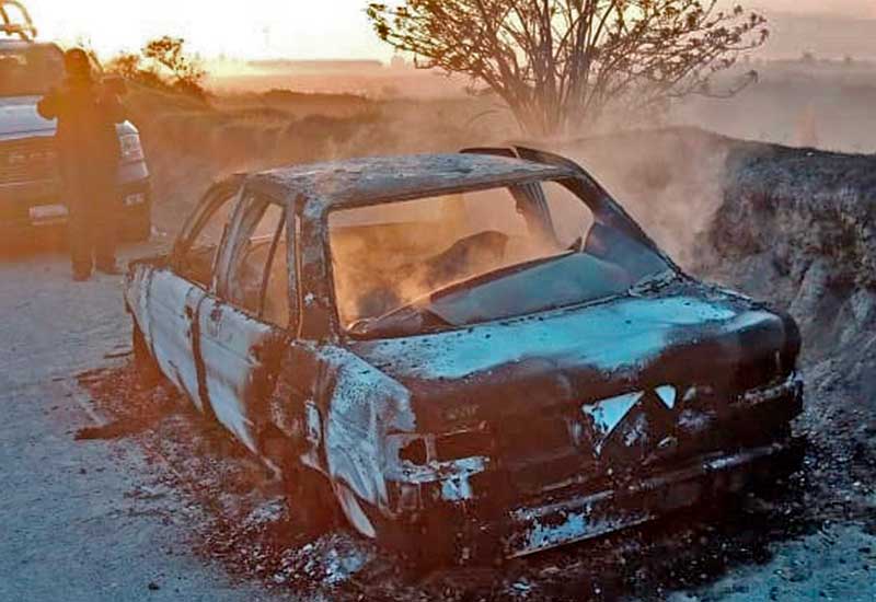 Calcinan a una persona dentro de su auto en San Antonio la Isla
