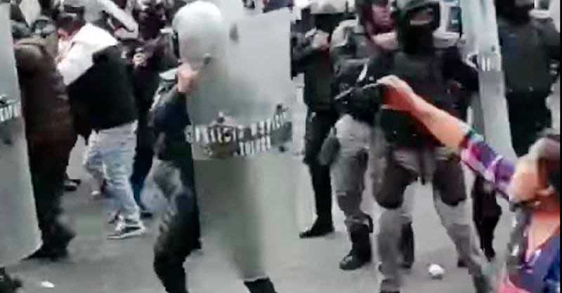 Intervienen granaderos en apoyo a inspectores de Toluca agredidos por comerciantes