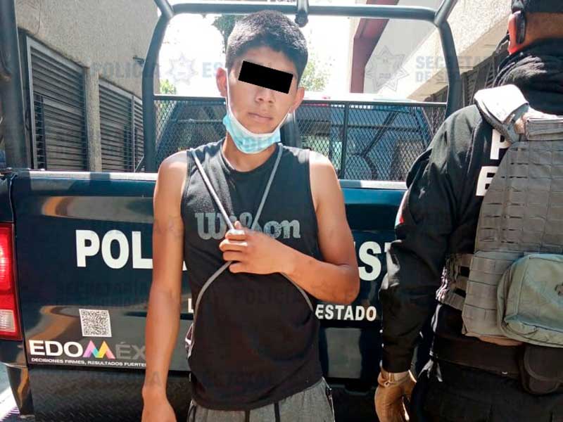 Detienen a presunto vendedor de droga en San Felipe Tlalmimilolpan