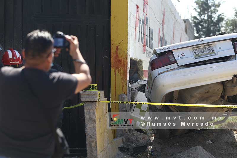 Muere la pasajera de un taxi en San Pablo Autopan Toluca