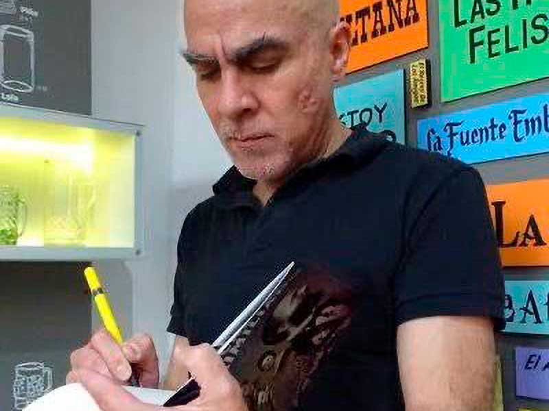 Leopoldo Mendivil presenta “Secreto Azteca” en UAEM