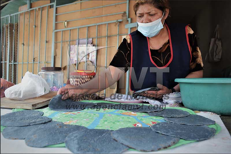 María Salazar, tradición y resiliencia en la elaboración de tortillas