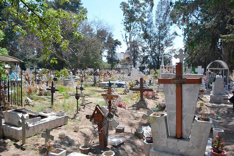 Panteones abrirán con aforo del 50 por ciento por Día de las Madres