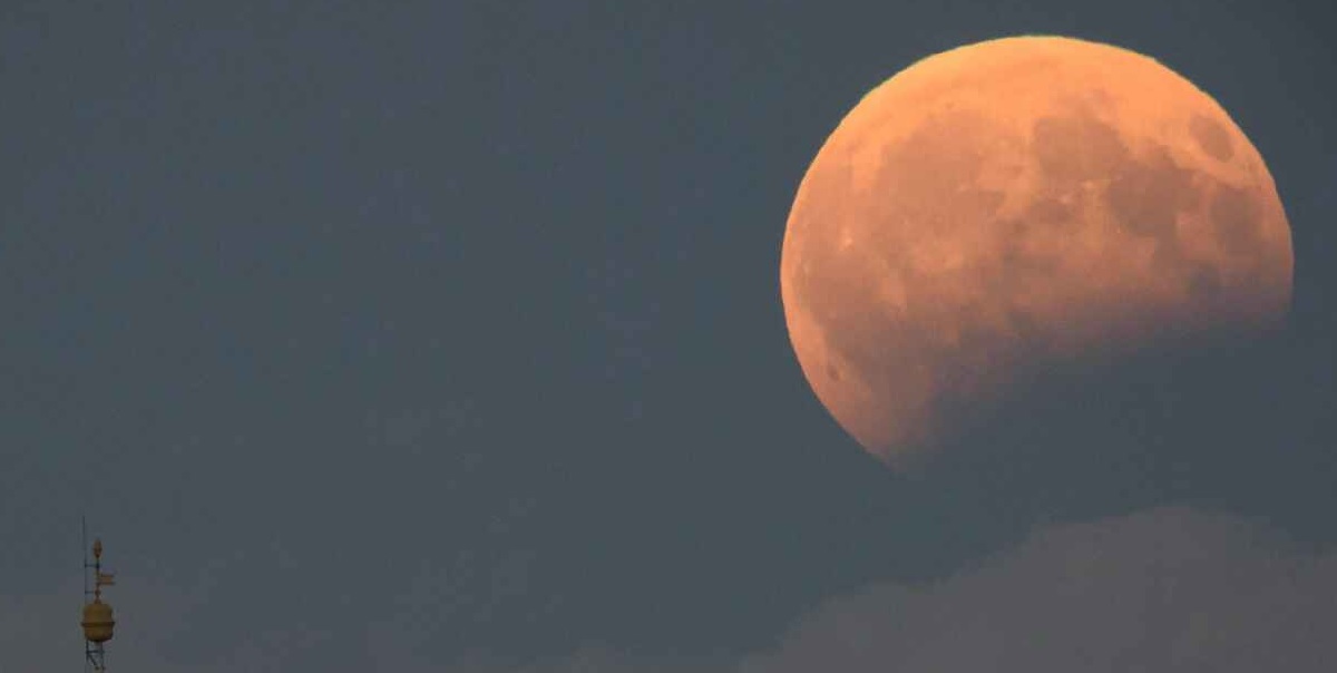 UAEMex trasmitirá por primera vez en la historia Eclipse Lunar en vivo
