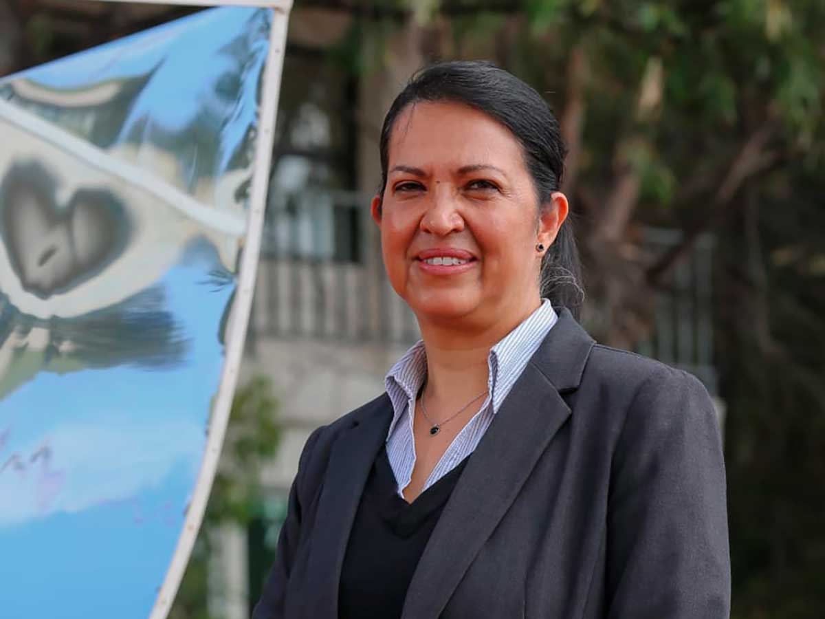 Miriam Sánchez, investigadora de la UAEM, creó dispositivo que acelera degradación de plásticos