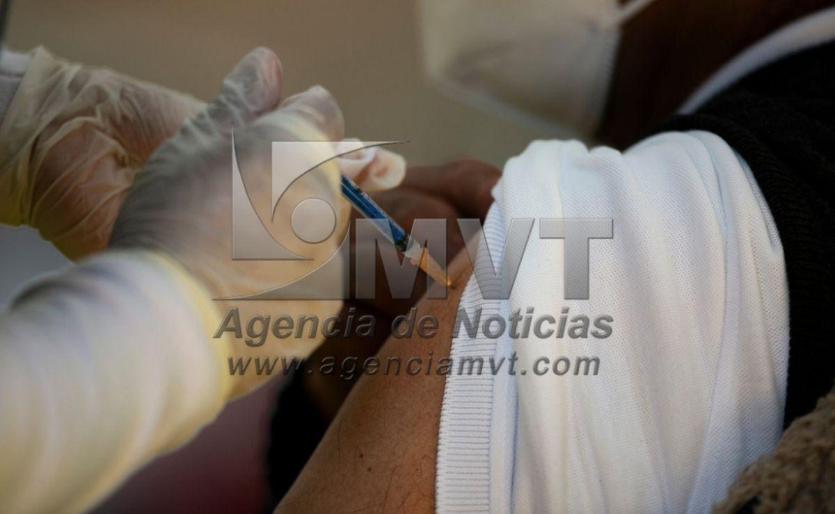Por lo que la primera dosis de la vacuna será aplicada en Toluca, Metepec, Huixquilucan, Cuautitlán, Cuautitlán Izcalli, Zinacantepec, entro otras entidades.