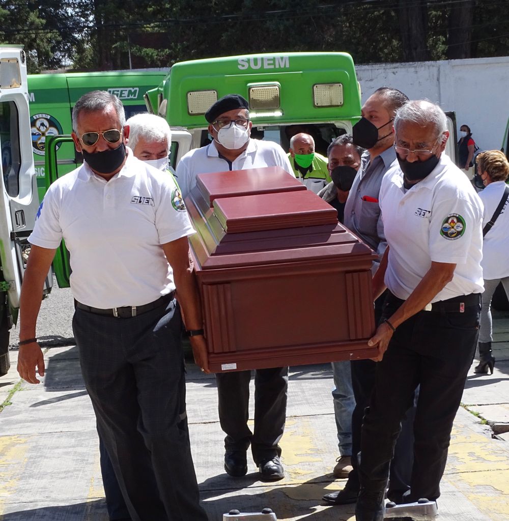 Paramédicos Del Valle de Toluca despiden al capitán Arturo Espíndola, fundador del SUEM