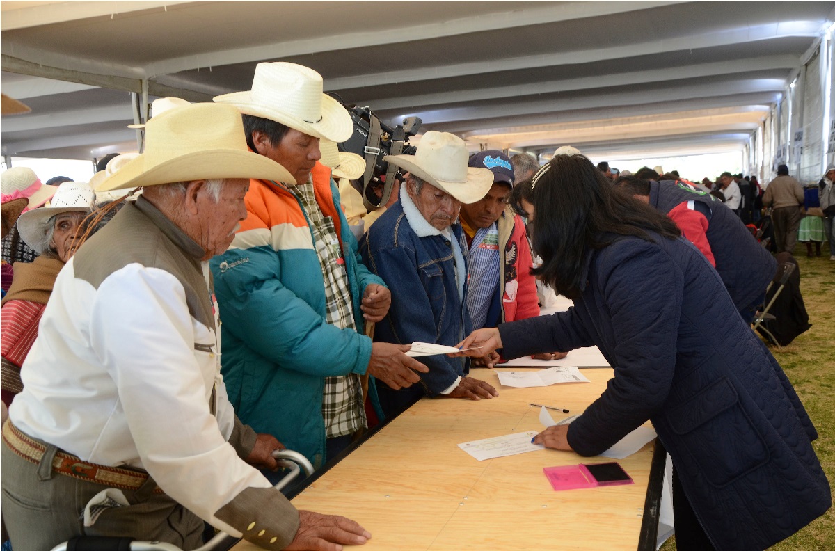 Edomex otorgó tarjetas de apoyo para mejorar el campo mexiquense