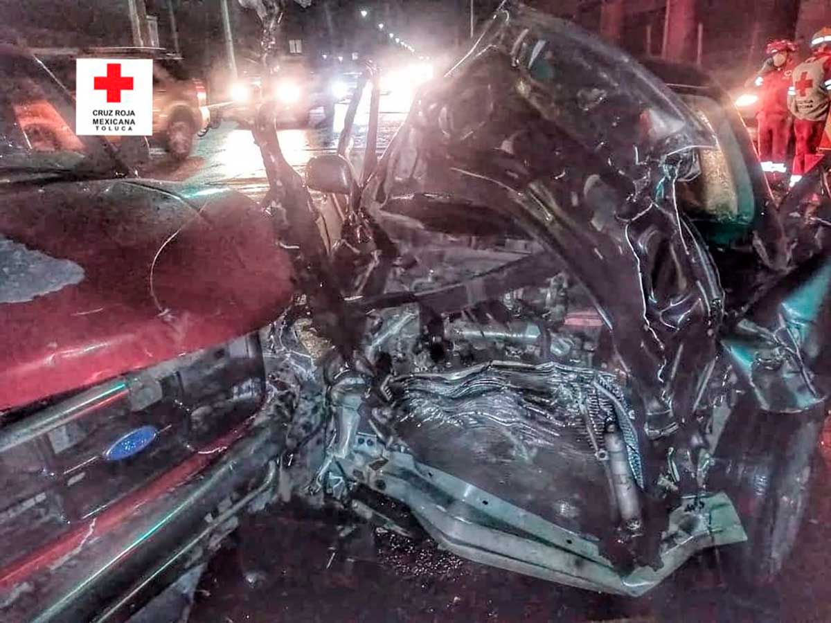 Paramédicos de la Cruz Roja atendieron a seis personas lesionadas por el accidente registrado sobre la avenida Las Torres
