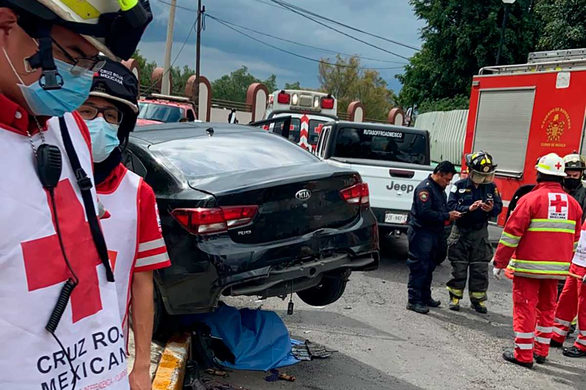 Cumple seis horas esperando ser levantado el cuerpo de una mujer atropellada en Naucalpan