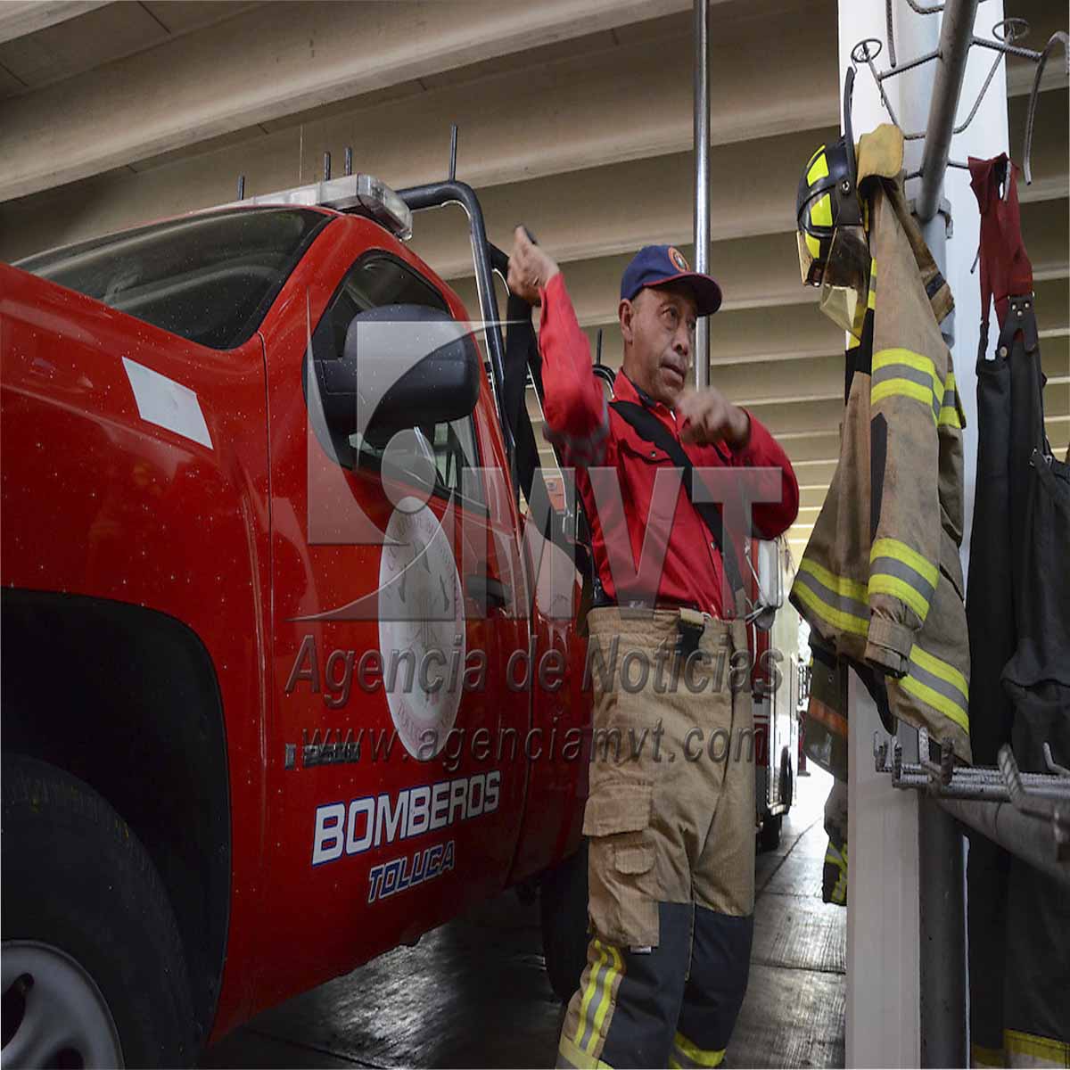 Bomberos de Toluca alertan sobre extorsiones a nombre de la corporación