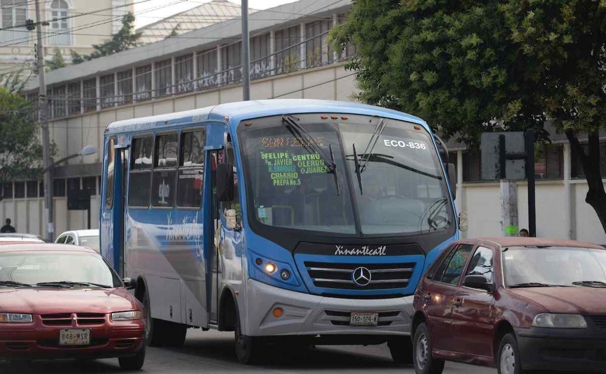 Empresa Xinantécatl busca mujeres y hombres para ser conductores de sus unidades de transporte público en el Valle de Toluca