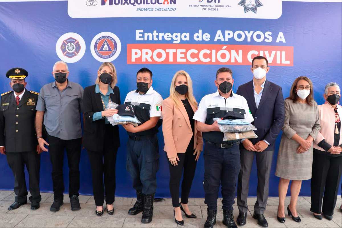 Entregan equipo a elementos de Protección Civil de Huixquilucan