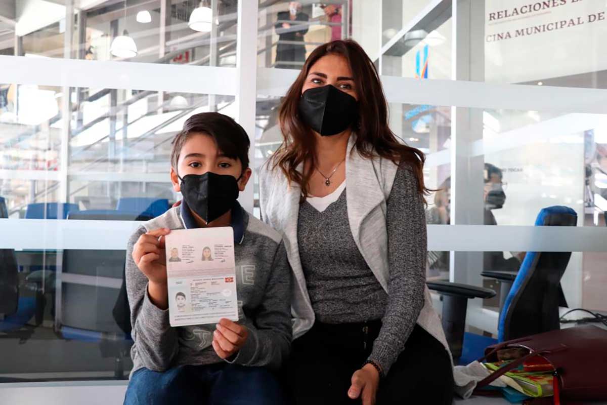 Huixquilucan a la vanguardia, emite los primeros pasaportes electrónicos