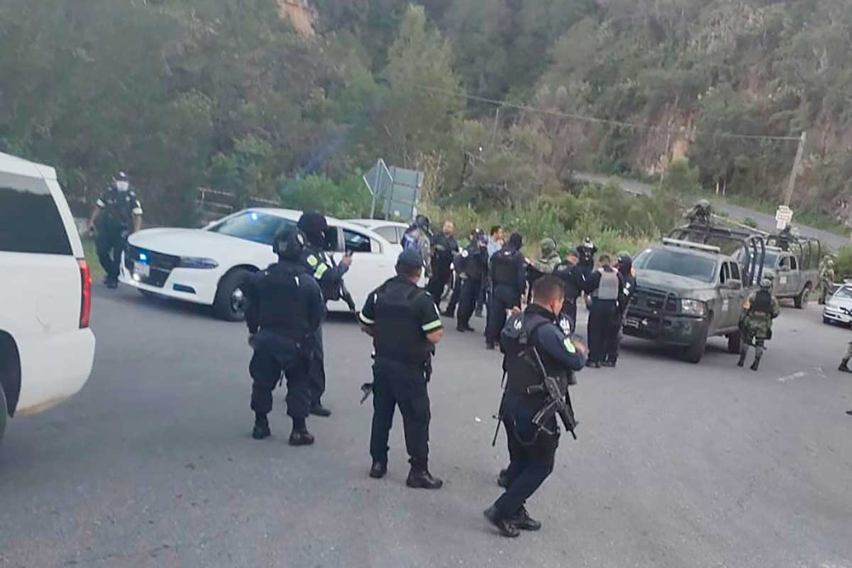 Emboscan a policías en la carretera Ixtapan - Alquisiras