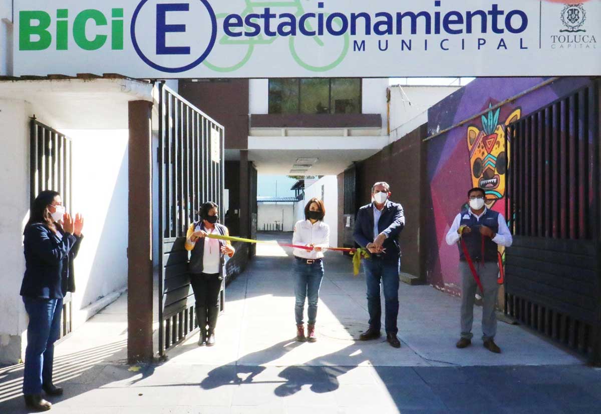 Toluca inaugura el primer Biciestacionamiento público