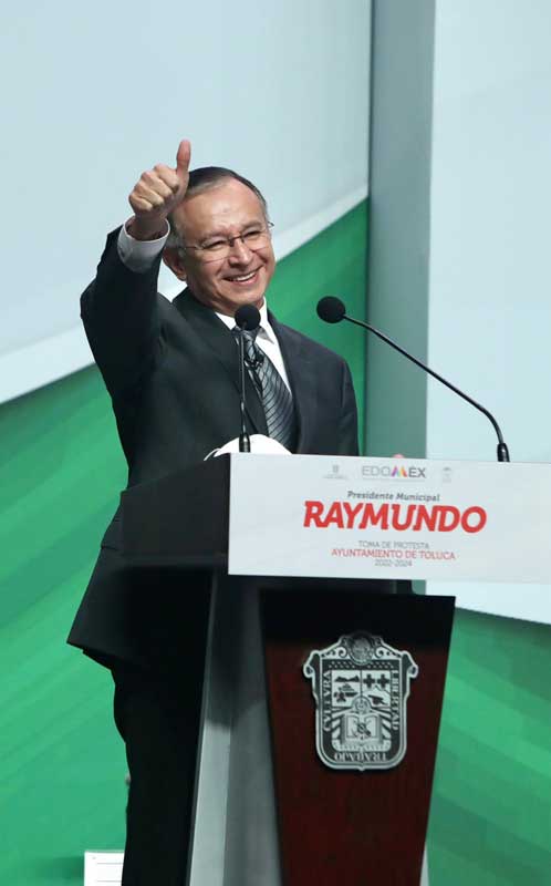 Raymundo Martínez Carbajal rindió protesta como nuevo alcalde de Toluca