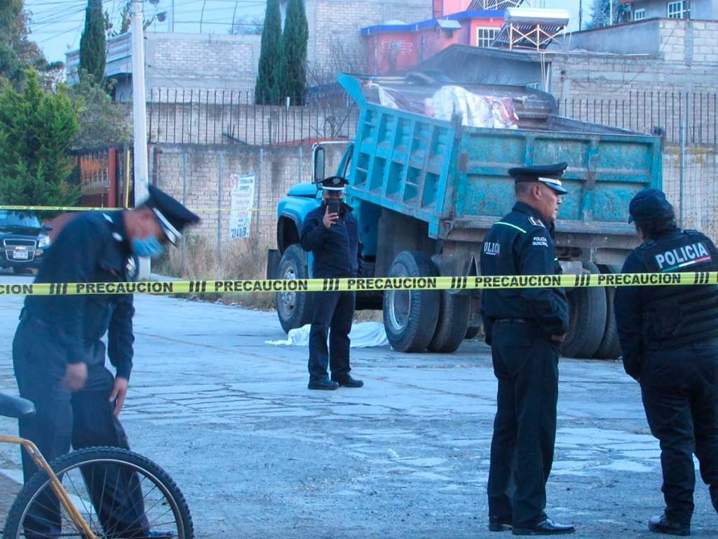 Noticias Toluca | Caja de volteo golpea a un hombre. Noticias en tiempo real