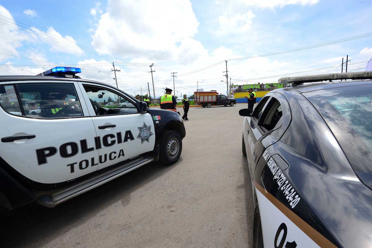 Atrapan en Toluca a policía poblano que tenía tres personas secuestradas