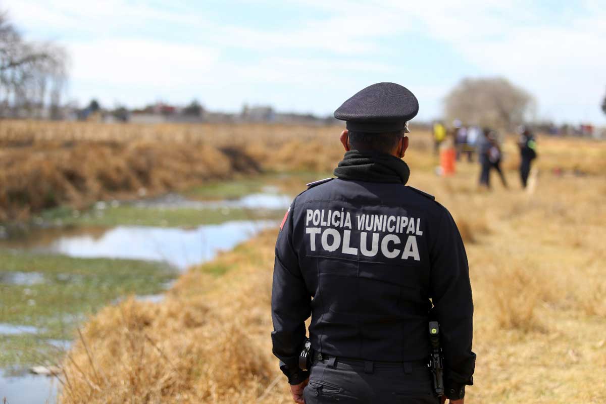 Localizan cadáver en canal de aguas negras de San Pablo Autopan