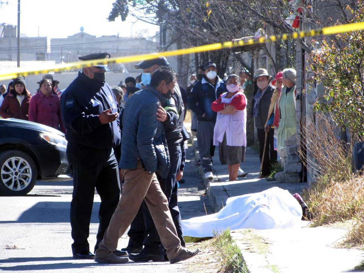 Amanecen tres cuerpos sin vida en la zona norte de Toluca