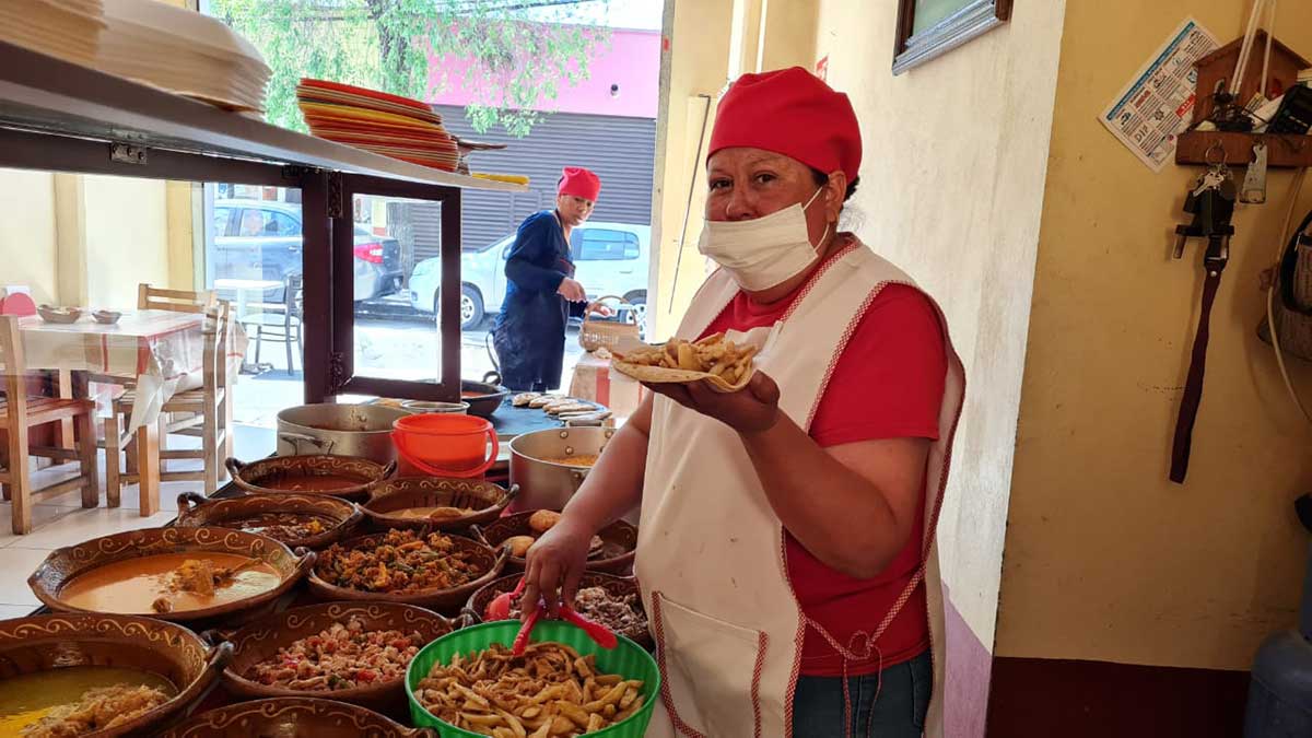 Celebra Toluca el Día del Taco con revolcados y de guisados