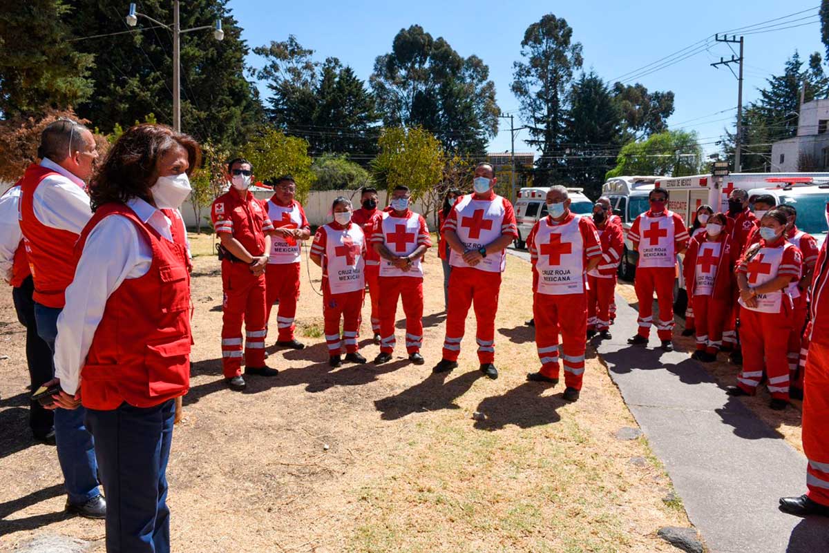 Paramedicos de Delegación Local de Cruz Roja Mexicana en el Estado de México