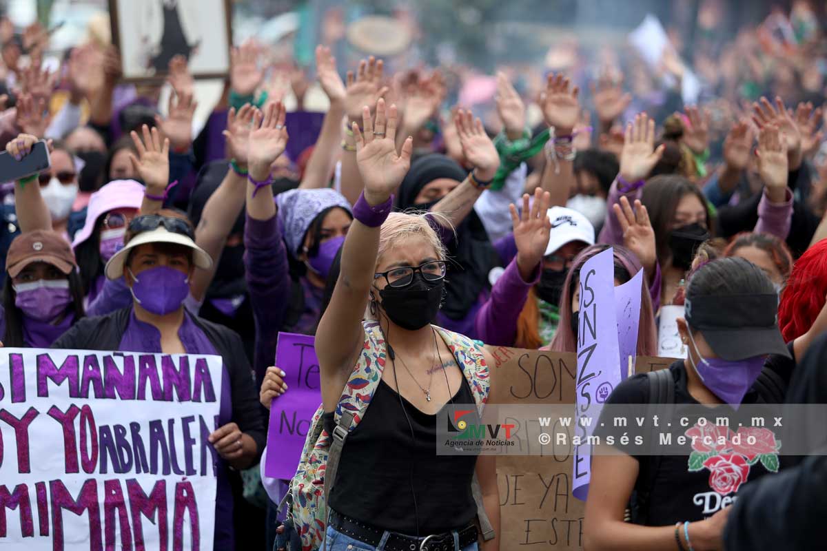 En Toluca, miles de mujeres marchan para exigir respeto y justicia