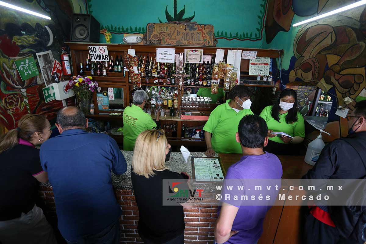 Cada 2 de abril se festeja la fundación del bar que fabrica las Garañonas de Metepec