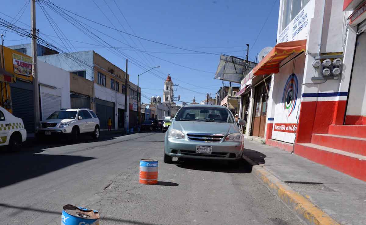 Vehículo estacionado en una calle de Toluca