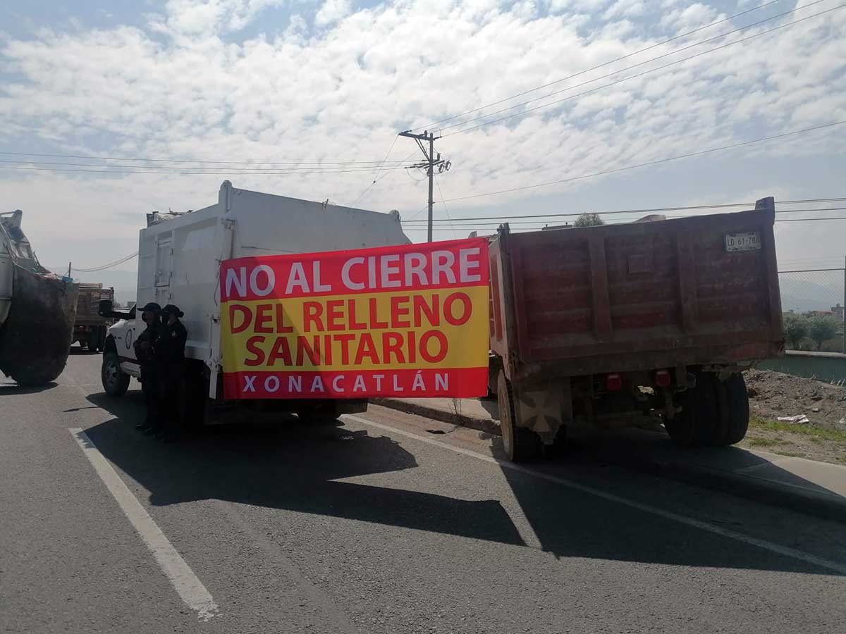 Bloquean carretera Toluca-Naucalpan por cierre de relleno sanitario