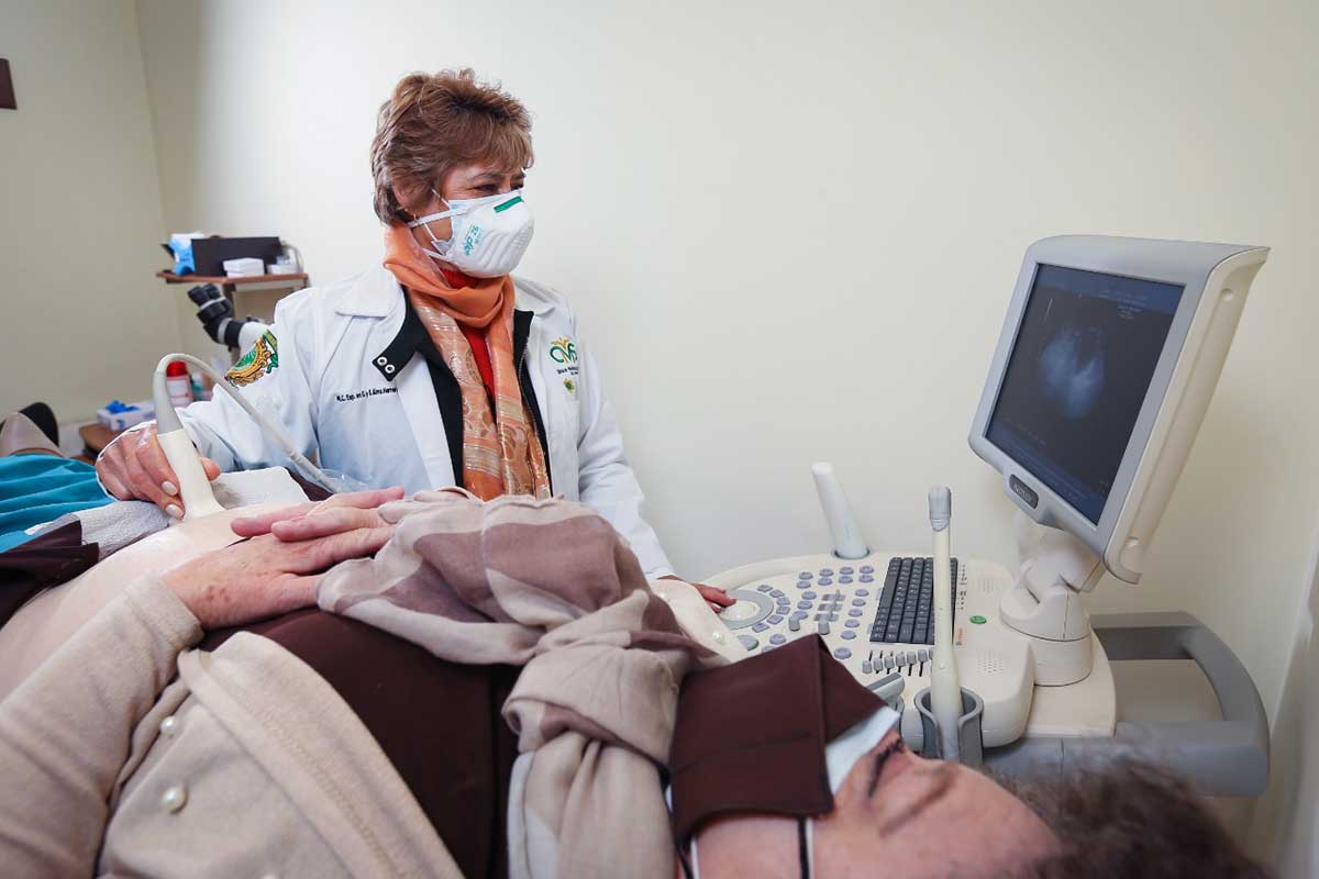 Clínica de salud de la UAEMéx busca prevenir enfermedades en mujeres