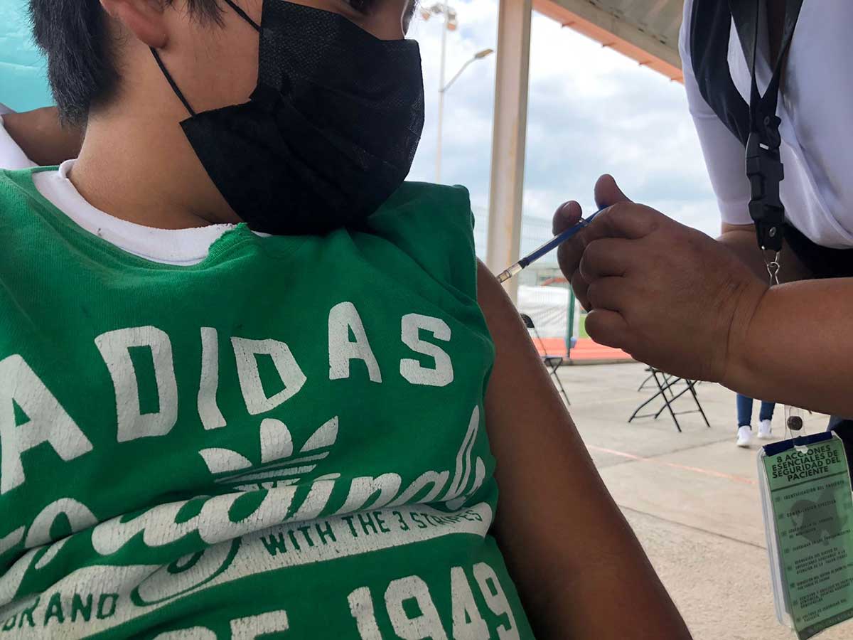 Arrancó vacunación contra Covid-19 en 24 municipios mexiquenses