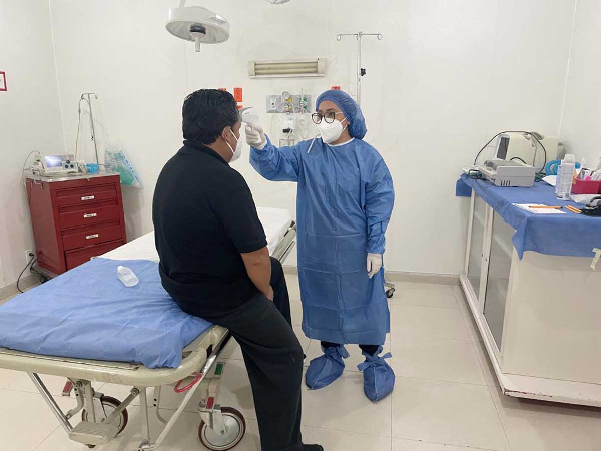 Personal médico de la Cruz Roja de Toluca realiza consultas médicas a pacientes con síntomas de Covid-19