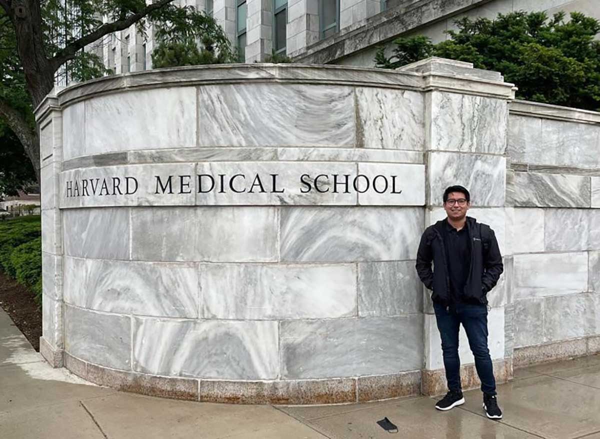 Alumno de UAEMéx realiza estancia de investigación en Harvard