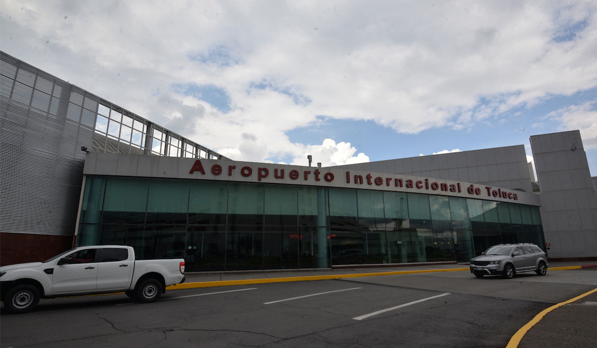 foto del exterior del Aeropuerto e la ciudad de Toluca