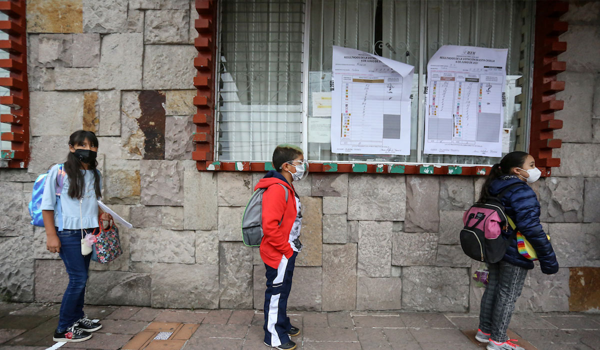 Alumnos de primaria formados para ingresar a la escuela
