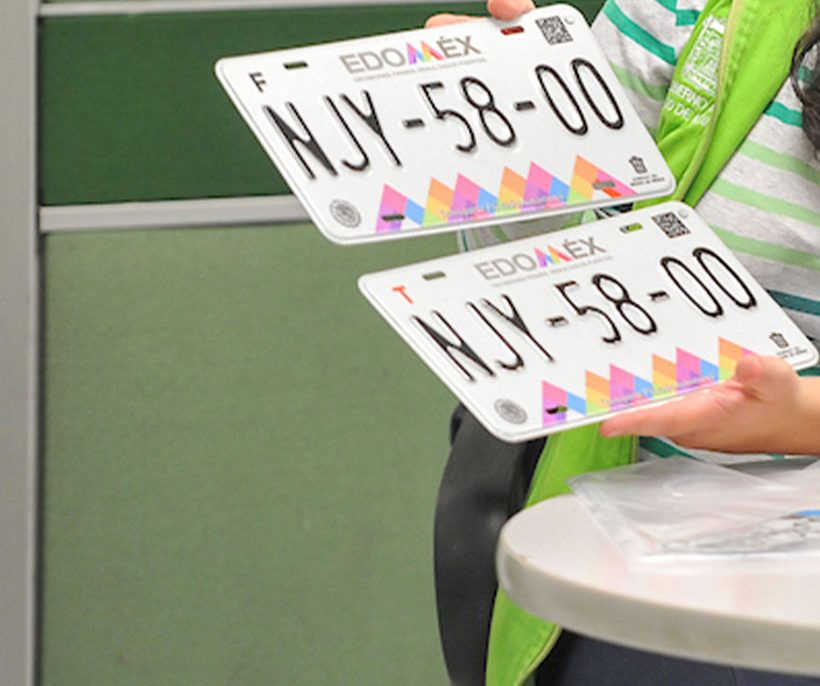 Nuevas placas entregadas por servicio a domicilio en Edomex