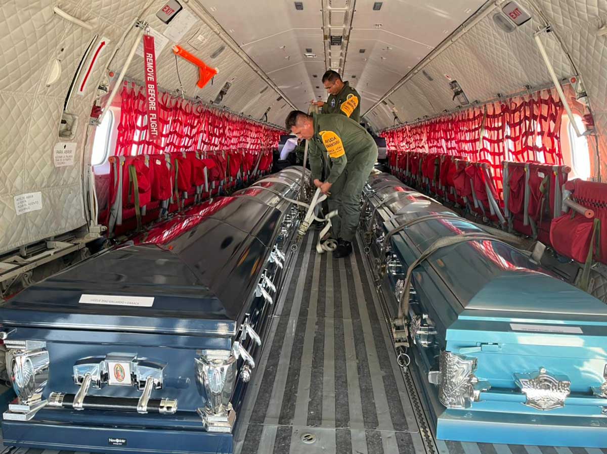Un avión de la Fuerza Aérea Mexicana trasladó los cuerpos de los migrantes fallecidos en Texas
