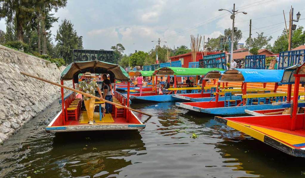 Varias trajineras en Xochimilco 2022 las cuales son rentadas