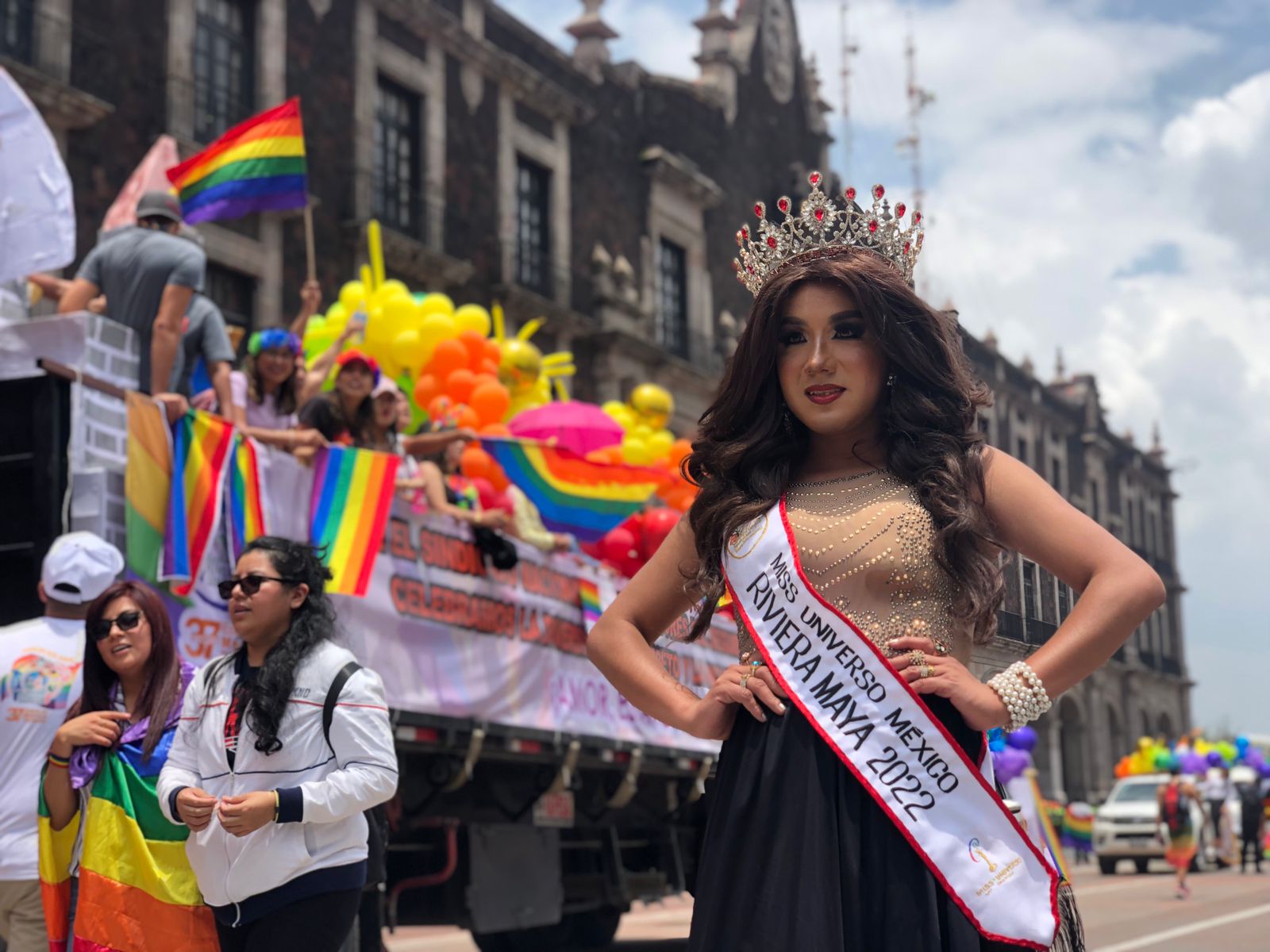 Marchan por el orgullo por diversidad sexual en calles de Toluca