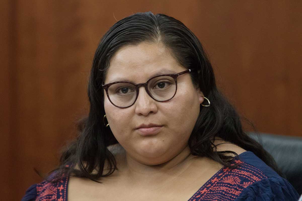 Aclaran que Citlalli Hernández no tiene doble salario