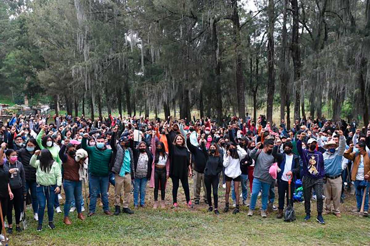 Ana Lilia Herrera encabeza reforestación en Nicolás Romero