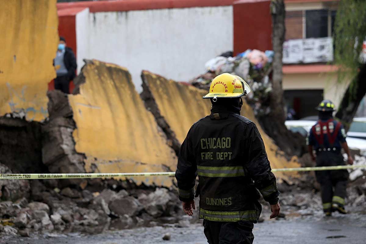 Derrumbe en barda de iglesia de Zinacantepec