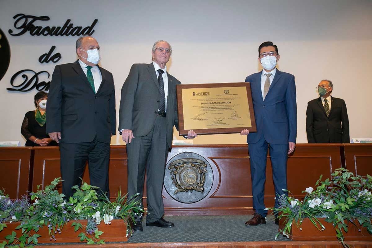 Confirma UAEMéx acreditación de Licenciatura en Derecho