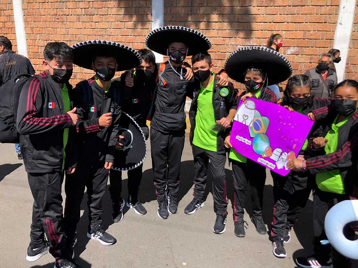 Talentosos toluqueños van a Brasil a concurso de robótica