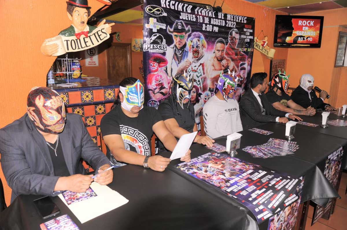Anuncian función de lucha libre en el Recinto Ferial de Metepec