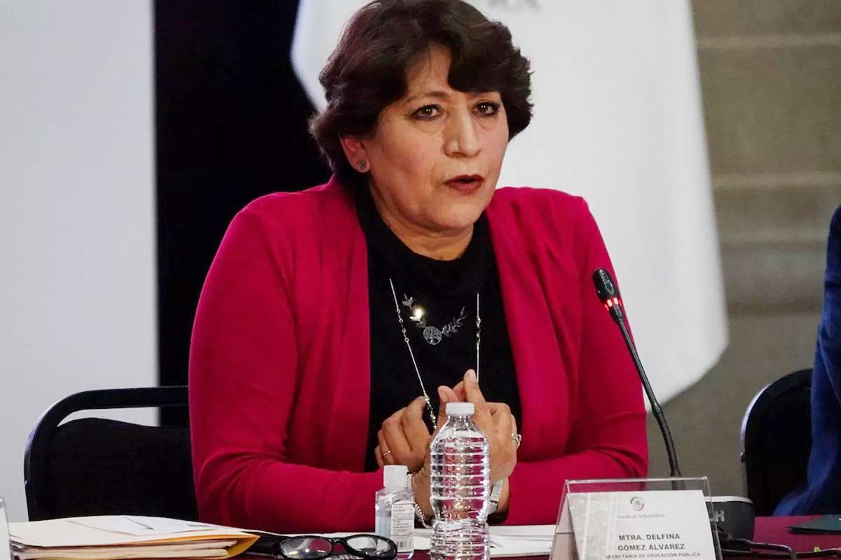 Regresa Delfina Gómez al Senado de la República