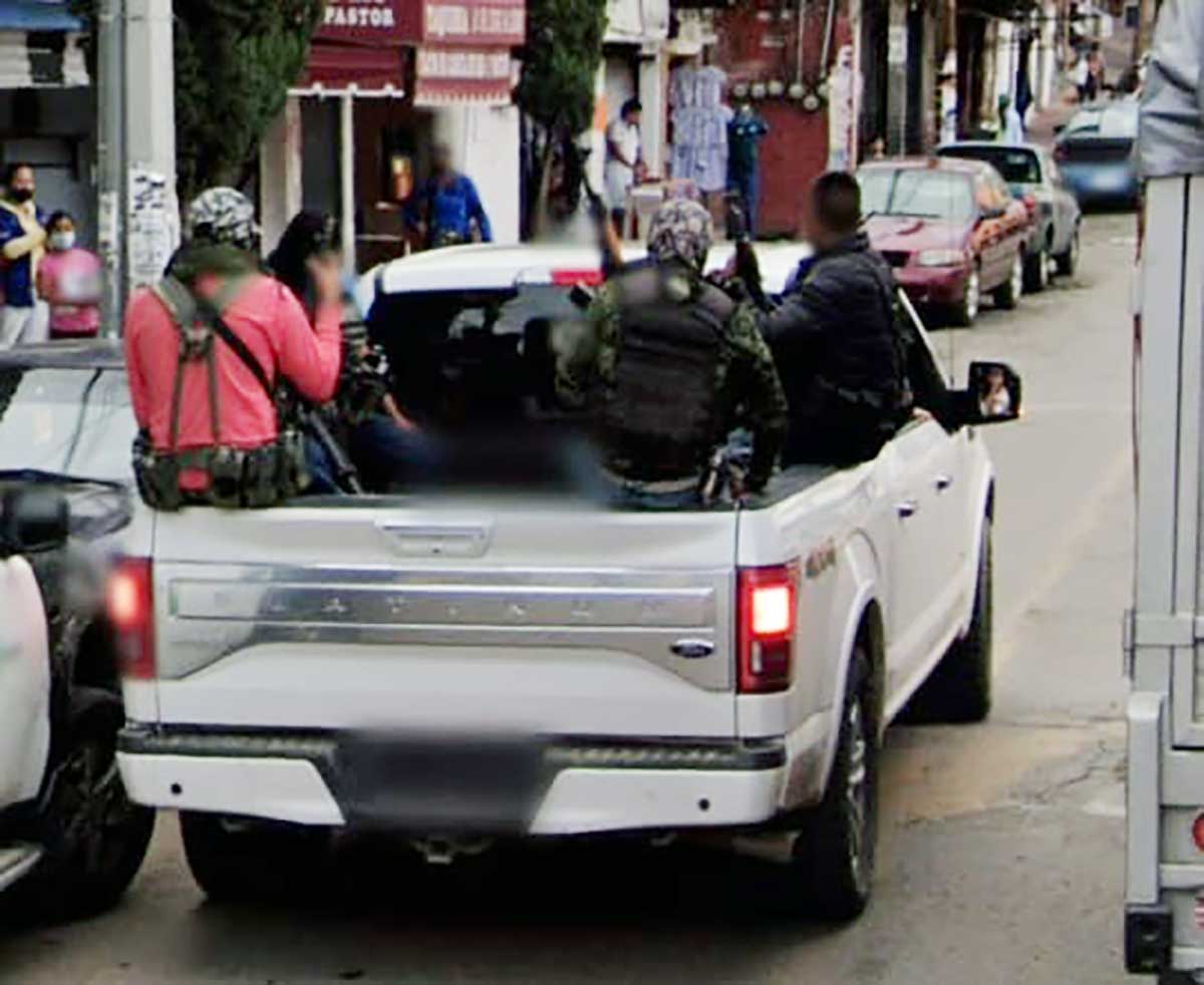 encapuchados y con armas largas en Texcaltitlán